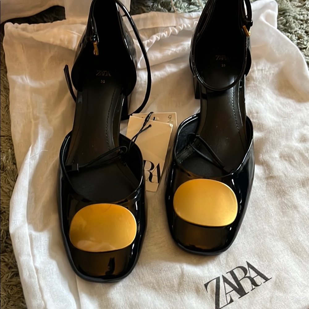 Zara Black and Gold Heels Elegant Design